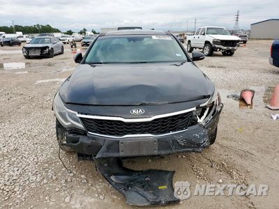 Piąte zdjęcie samochodu w środku: 2019 KIA OPTIMA LX VIN:5XXGT4L33KG361615 - miniatura