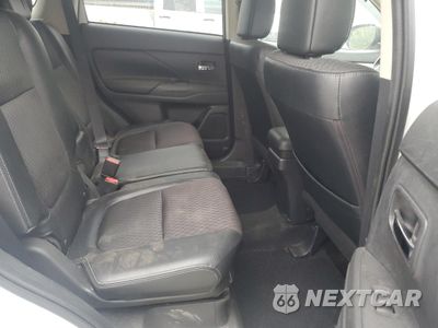Zdjęcie 11 z 15 samochodu: 2015 MITSUBISHI OUTLANDER SE VIN:JA4AZ3A39FZ004356 - miniatura