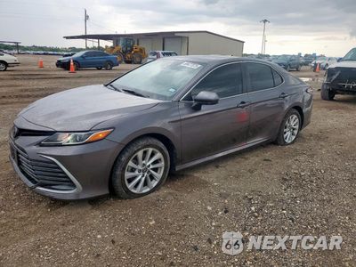 2022 TOYOTA CAMRY LE 4T1C11AK1NU642920 - główne zdjęcie licytacji z USA - miniatura