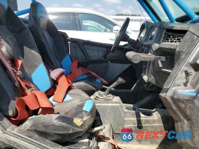 Piąte zdjęcie samochodu w środku: 2019 POLARIS RZR XP TURBO EPS VIN:3NSVDE927KF782828 - miniatura