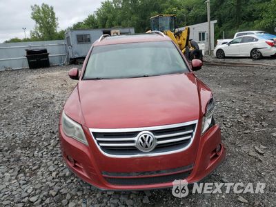 Piąte zdjęcie samochodu w środku: 2010 VOLKSWAGEN TIGUAN SE VIN:WVGBV7AX2AW000641 - miniatura
