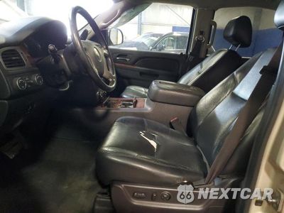 Zdjęcie 7 z 14 samochodu: 2013 CHEVROLET TAHOE K1500 LTZ VIN:1GNSKCE03DR302081 - miniatura