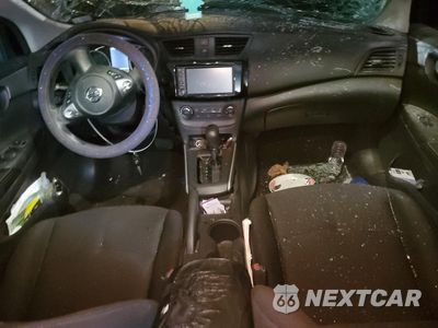 Zdjęcie 8 z 12 samochodu: 2019 NISSAN SENTRA S VIN:3N1AB7AP0KY350288 - miniatura