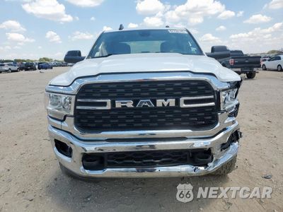 Piąte zdjęcie samochodu w środku: 2022 RAM 2500 BIG HORN/LONE STAR VIN:3C6UR5JL2NG248306 - miniatura