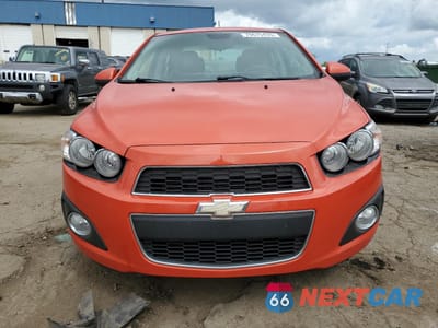 Piąte zdjęcie samochodu w środku: 2013 CHEVROLET SONIC LT VIN:1G1JC5SH8D4142681 - miniatura