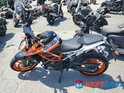 Trzecie zdjęcie samochodu z tyłu: 2018 KTM 390 DUKE VIN:MD2JPJ402JC281793 - miniatura