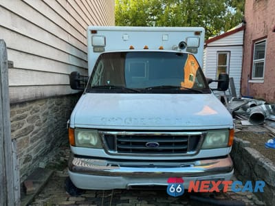 Zdjęcie 7 z 10 samochodu: 2003 FORD ECONOLINE E450 SUPER DUTY CUTAWAY VAN VIN:1FDXE45F23HB83679 - miniatura