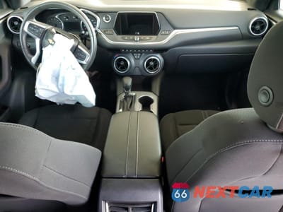 Zdjęcie 8 z 13 samochodu: 2021 CHEVROLET BLAZER 2LT VIN:3GNKBCRS3MS514472 - miniatura