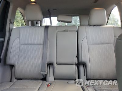 Zdjęcie 10 z 14 samochodu: 2018 TOYOTA HIGHLANDER LE VIN:5TDBZRFH5JS831377 - miniatura