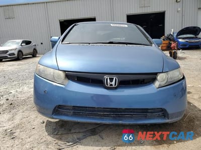 Piąte zdjęcie samochodu w środku: 2008 HONDA CIVIC LX VIN:1HGFA16548L035989 - miniatura