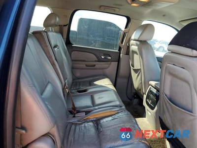 Zdjęcie 11 z 13 samochodu: 2007 CHEVROLET SUBURBAN C1500 VIN:1GNFC16J07R212711 - miniatura