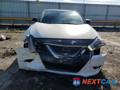 Piąte zdjęcie samochodu w środku: 2016 NISSAN MAXIMA 3.5S VIN:1N4AA6AP3GC380966 - miniatura