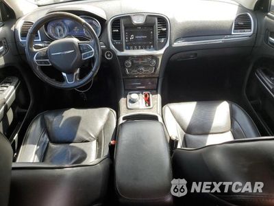 Zdjęcie 8 z 12 samochodu: 2020 CHRYSLER 300 LIMITED VIN:2C3CCAEG1LH141843 - miniatura