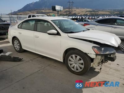 Czwarte zdjęcie samochodu z boku: 2012 VOLKSWAGEN PASSAT S VIN:1VWAP7A34CC024450 - miniatura
