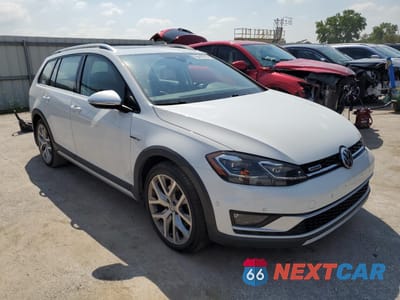 Czwarte zdjęcie samochodu z boku: 2019 VOLKSWAGEN GOLF ALLTRACK S VIN:3VWM17AU2KM507777 - miniatura
