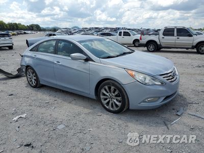Czwarte zdjęcie samochodu z boku: 2013 HYUNDAI SONATA SE VIN:5NPEC4AC4DH770692 - miniatura
