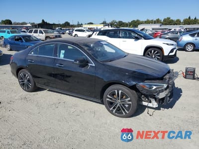 Czwarte zdjęcie samochodu z boku: 2025 MERCEDES-BENZ CLA 250 VIN:W1K5J4GB2SN491541 - miniatura