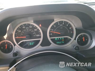 Zdjęcie 9 z 15 samochodu: 2010 JEEP WRANGLER UNLIMITED SAHARA VIN:1J4HA5H17AL126036 - miniatura