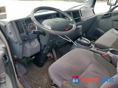 Zdjęcie 8 z 13 samochodu: 2013 ISUZU NPR VIN:JALB4W173D7400657 - miniatura