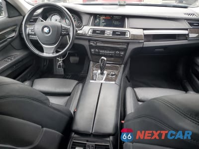 Zdjęcie 8 z 12 samochodu: 2013 BMW 750 LXI VIN:WBAYF8C55DDE59238 - miniatura
