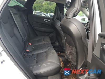 Zdjęcie 11 z 13 samochodu: 2021 VOLVO XC60 T5 MOMENTUM VIN:YV4102RK7M1875643 - miniatura