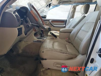 Zdjęcie 7 z 13 samochodu: 2003 LEXUS LX 470 VIN:JTJHT00W133528189 - miniatura