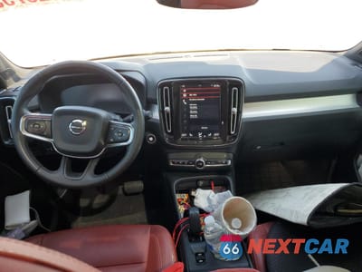 Zdjęcie 8 z 13 samochodu: 2019 VOLVO XC40 T5 MOMENTUM VIN:YV4162UK5K2116986 - miniatura