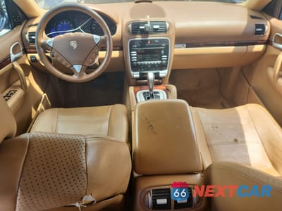 Zdjęcie 8 z 13 samochodu: 2010 PORSCHE CAYENNE VIN:WP1AA2AP1ALA05750 - miniatura