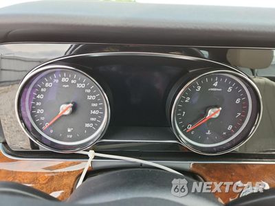 Zdjęcie 9 z 13 samochodu: 2019 MERCEDES-BENZ E 300 4MATIC VIN:WDDZF4KB4KA593876 - miniatura