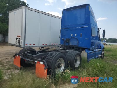 Czwarte zdjęcie samochodu z boku: 2016 INTERNATIONAL PROSTAR SEMI TRUCK VIN:3HSDJAPR7GN221967 - miniatura