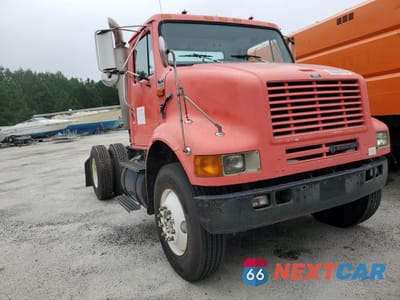 2000 INTERNATIONAL 8000 8100 1HSHBATN0YH280081 - główne zdjęcie licytacji z USA - miniatura