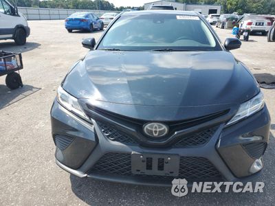 Piąte zdjęcie samochodu w środku: 2018 TOYOTA CAMRY L VIN:4T1B11HK4JU132539 - miniatura