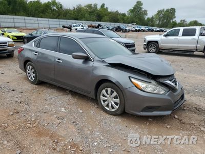 Czwarte zdjęcie samochodu z boku: 2017 NISSAN ALTIMA 2.5 VIN:1N4AL3AP1HN351819 - miniatura