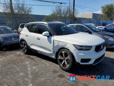 Czwarte zdjęcie samochodu z boku: 2019 VOLVO XC40 T5 MOMENTUM VIN:YV4162UK5K2116986 - miniatura