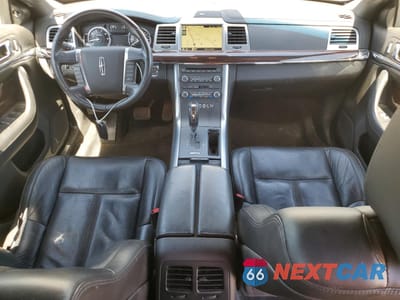 Zdjęcie 8 z 14 samochodu: 2009 LINCOLN MKS VIN:1LNHM94R89G616002 - miniatura