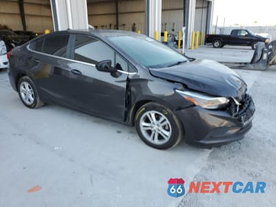 Czwarte zdjęcie samochodu z boku: 2016 CHEVROLET CRUZE LT VIN:1G1BE5SM6G7248481 - miniatura