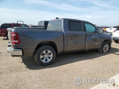 Trzecie zdjęcie samochodu z tyłu: 2023 RAM 1500 LARAMIE VIN:1C6SRFJT6PN665824 - miniatura