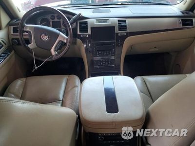 Zdjęcie 8 z 13 samochodu: 2010 CADILLAC ESCALADE VIN:1GYUKAEF7AR162861 - miniatura