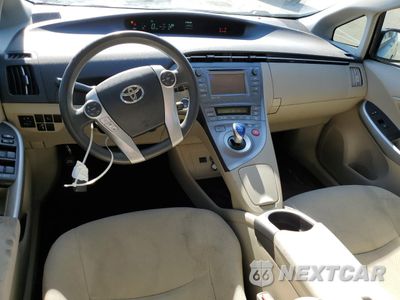 Zdjęcie 8 z 14 samochodu: 2014 TOYOTA PRIUS VIN:JTDKN3DU7E1755589 - miniatura