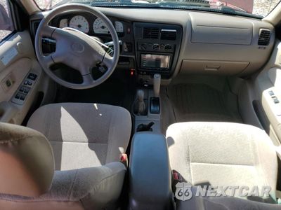 Zdjęcie 8 z 12 samochodu: 2001 TOYOTA TACOMA DOUBLE CAB VIN:5TEHN72NX1Z805401 - miniatura