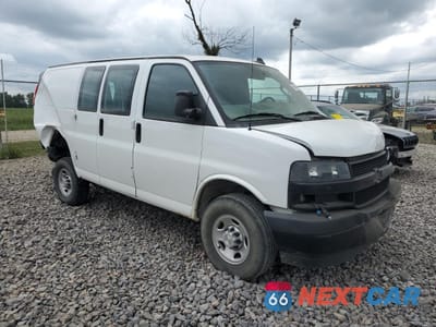 Czwarte zdjęcie samochodu z boku: 2023 CHEVROLET EXPRESS G2500 VIN:1GCWGAFP0P1102581 - miniatura
