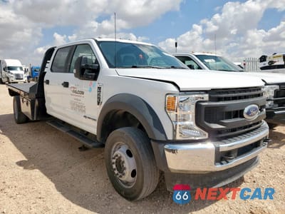 Czwarte zdjęcie samochodu z boku: 2022 FORD F550 SUPER DUTY VIN:1FD0W5HT9NED72906 - miniatura