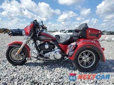 Trzecie zdjęcie samochodu z tyłu: 2012 HARLEY-DAVIDSON FLHTCUTG TRI GLIDE ULTRA CLASSIC VIN:1HD1MAM11CB854696 - miniatura