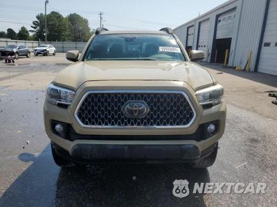 Piąte zdjęcie samochodu w środku: 2018 TOYOTA TACOMA DOUBLE CAB VIN:5TFCZ5AN1JX157989 - miniatura