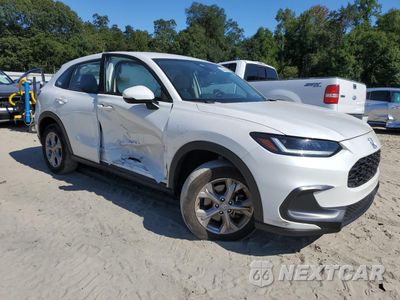 Czwarte zdjęcie samochodu z boku: 2025 HONDA HR-V LX VIN:3CZRZ2H3XSM726644 - miniatura