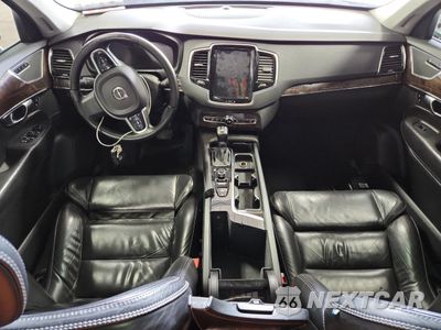 Zdjęcie 8 z 14 samochodu: 2017 VOLVO XC90 T6 VIN:YV4A22PK4H1147121 - miniatura