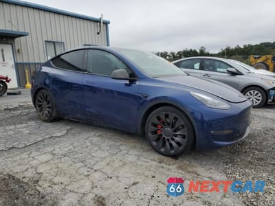 Czwarte zdjęcie samochodu z boku: 2023 TESLA MODEL Y VIN:7SAYGDEF4PF963162 - miniatura