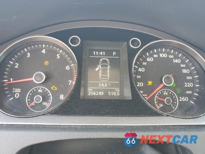 Zdjęcie 9 z 13 samochodu: 2010 VOLKSWAGEN PASSAT 2.0T VIN:WVWAK9AN9AE110983 - miniatura