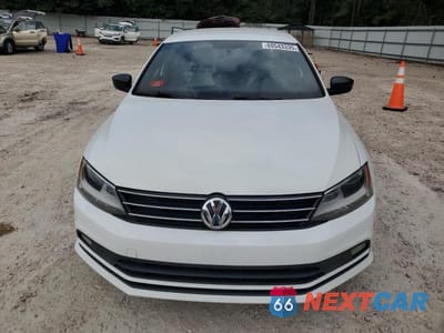 Piąte zdjęcie samochodu w środku: 2016 VOLKSWAGEN JETTA SPORT VIN:3VWD17AJ0GM230799 - miniatura