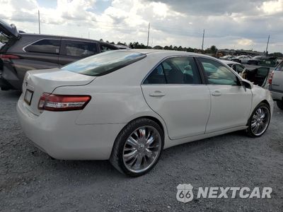 Trzecie zdjęcie samochodu z tyłu: 2010 TOYOTA CAMRY BASE VIN:4T1BF3EK7AU523234 - miniatura